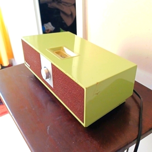 Specktone Retro iPod Docking Station - Picture 12 of 12